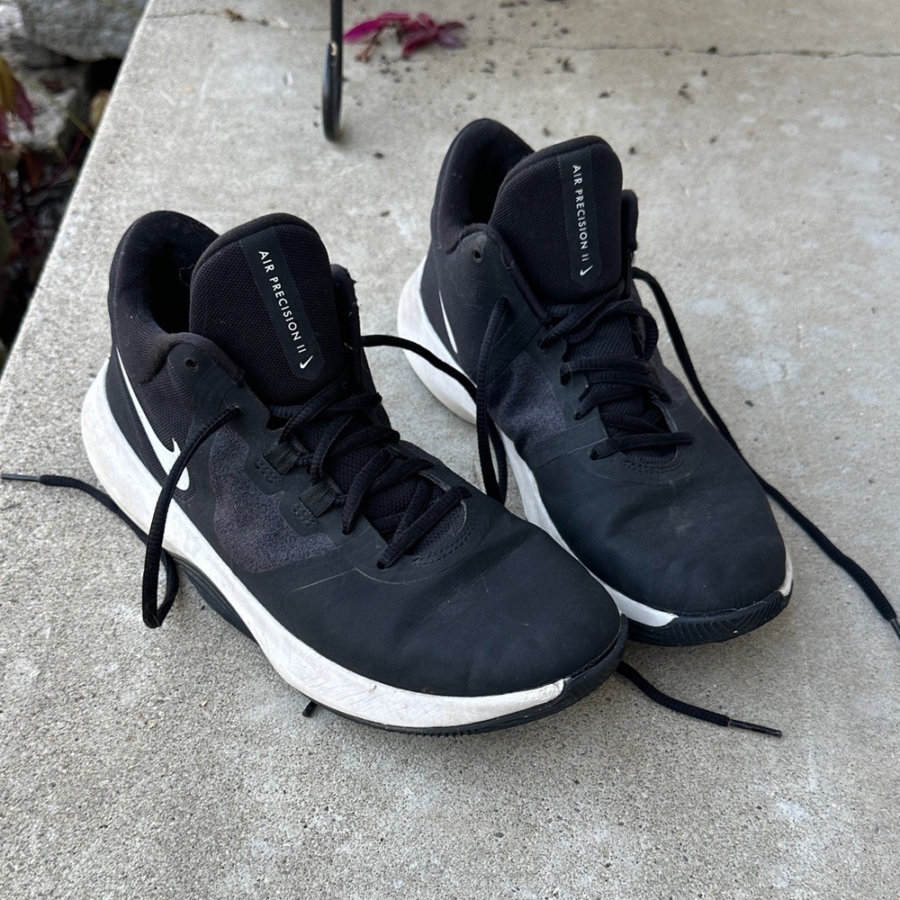 Nike air precision II size 7